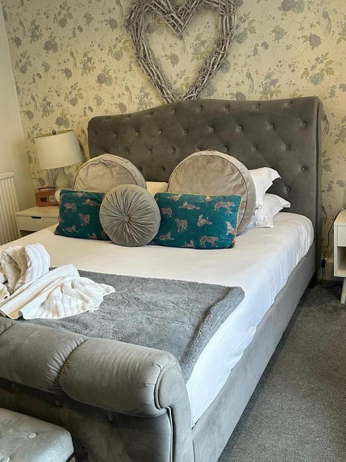 The Swan Inn Salisbury Wilton  Dış mekan fotoğraf