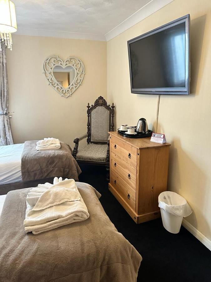 The Swan Inn Salisbury Wilton  Dış mekan fotoğraf